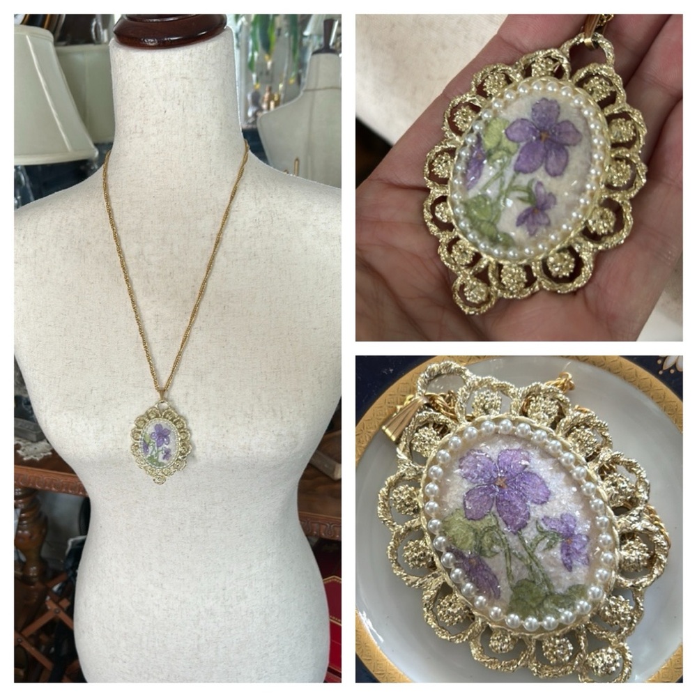 Vintage Purple Violet Sugared Cameo Pendant Necklace